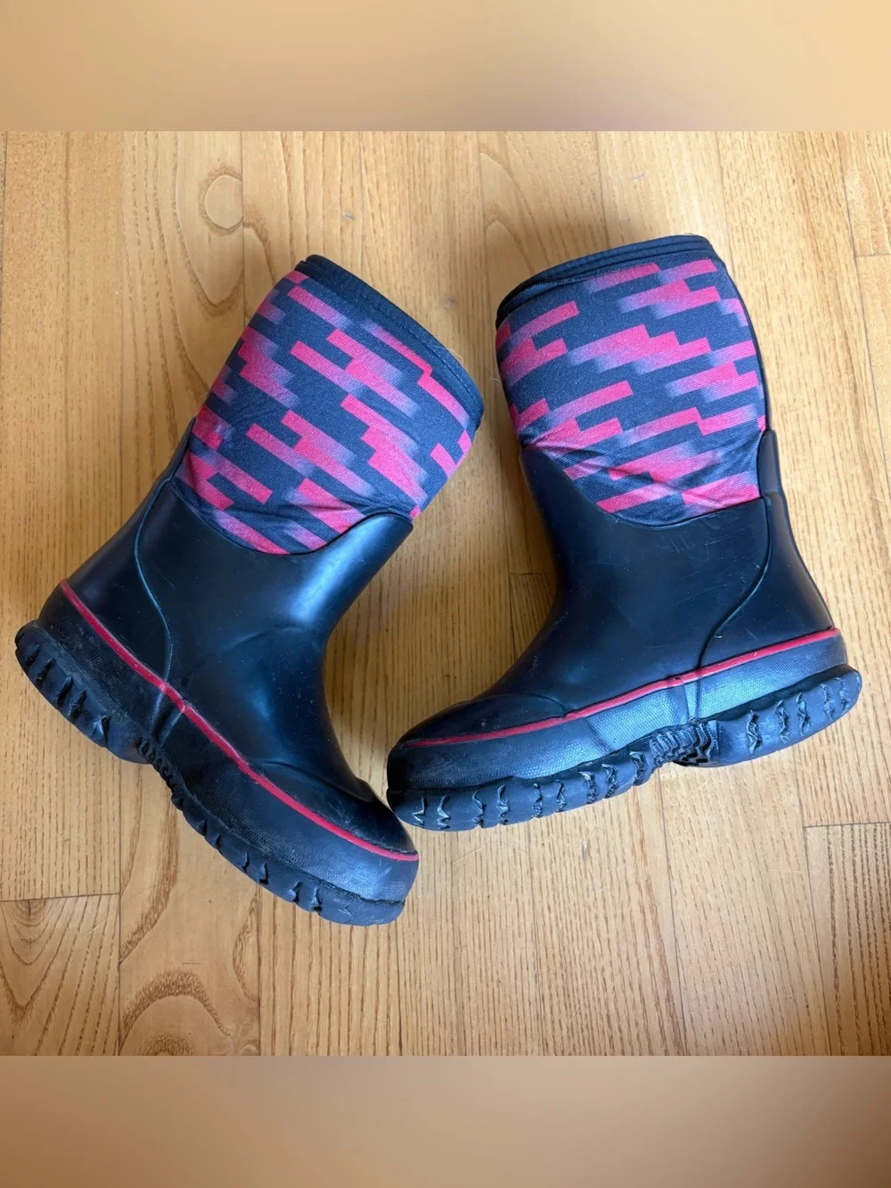 Bogs Snow Boots Red Black Neoprene Waterproof Rain Muck Boot Toddler Boys Size 8